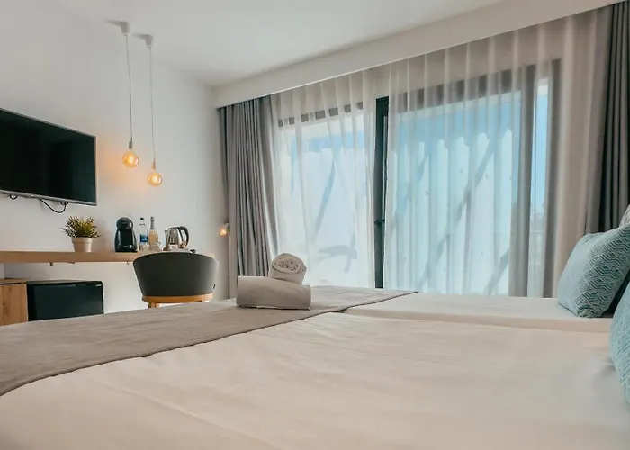 Corralejo Hostels near Puerto de Corralejo